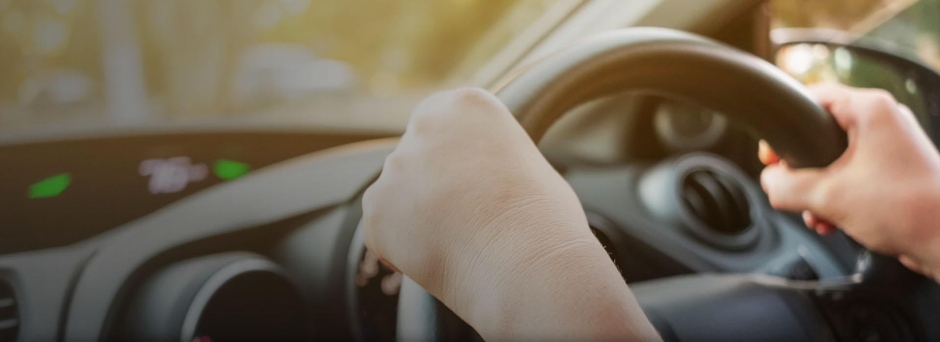 Ręce na kierownicy